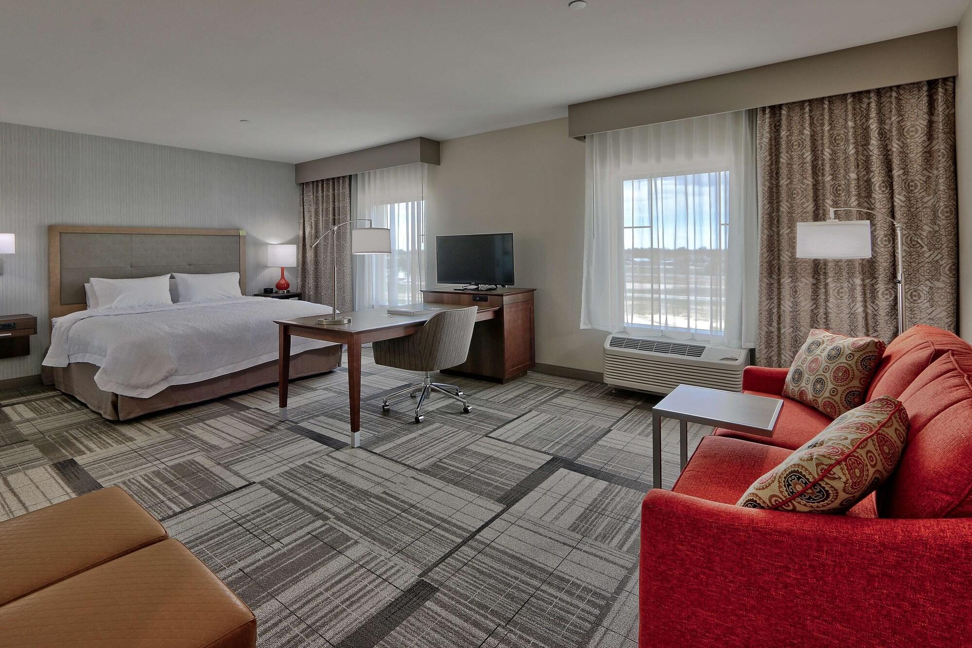 Hampton & Hotel Artesia