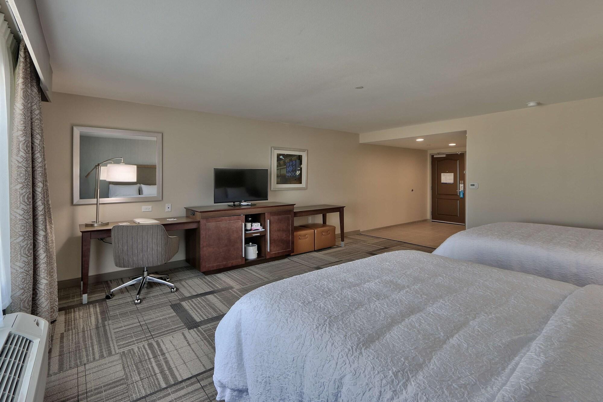 Hampton & Hotel 3*
