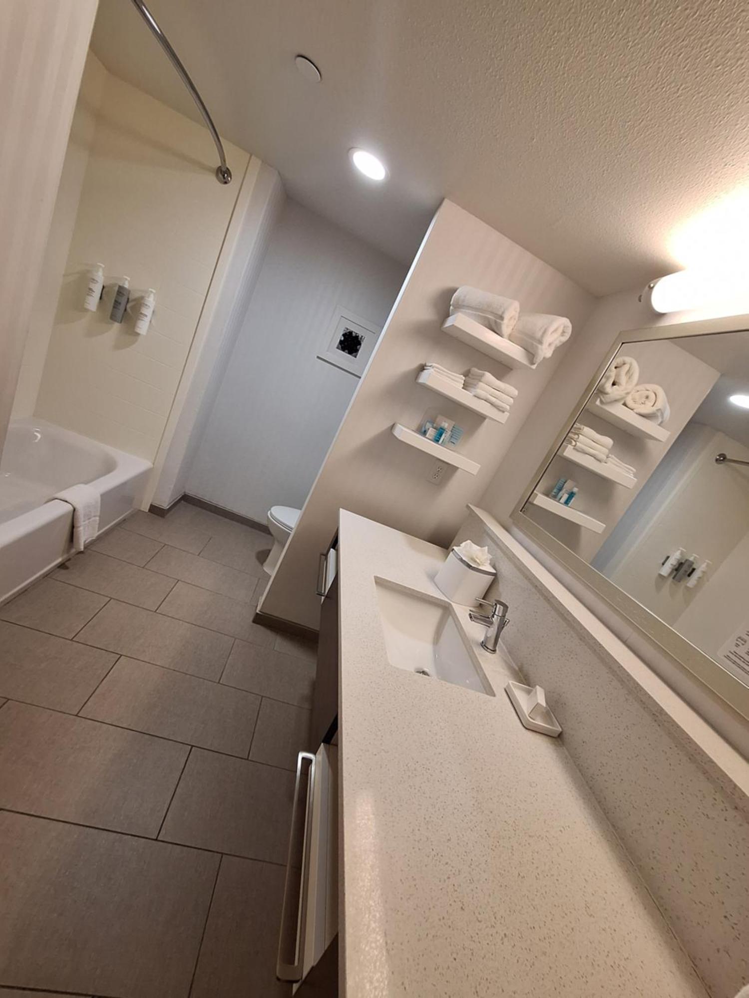 Hotel Hampton & Artesia